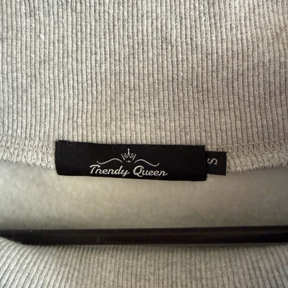 Women's Gray Sweatshirt - Picture 4 of 5